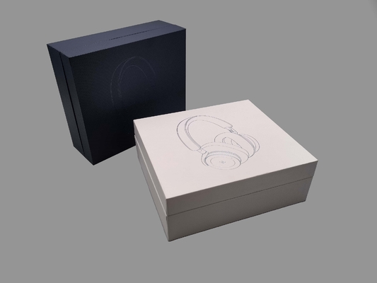 Caja rígida de papel especial que empaqueta con el sellado de color de grabación en relieve de CMYK, para la venta electrónica o al por menor